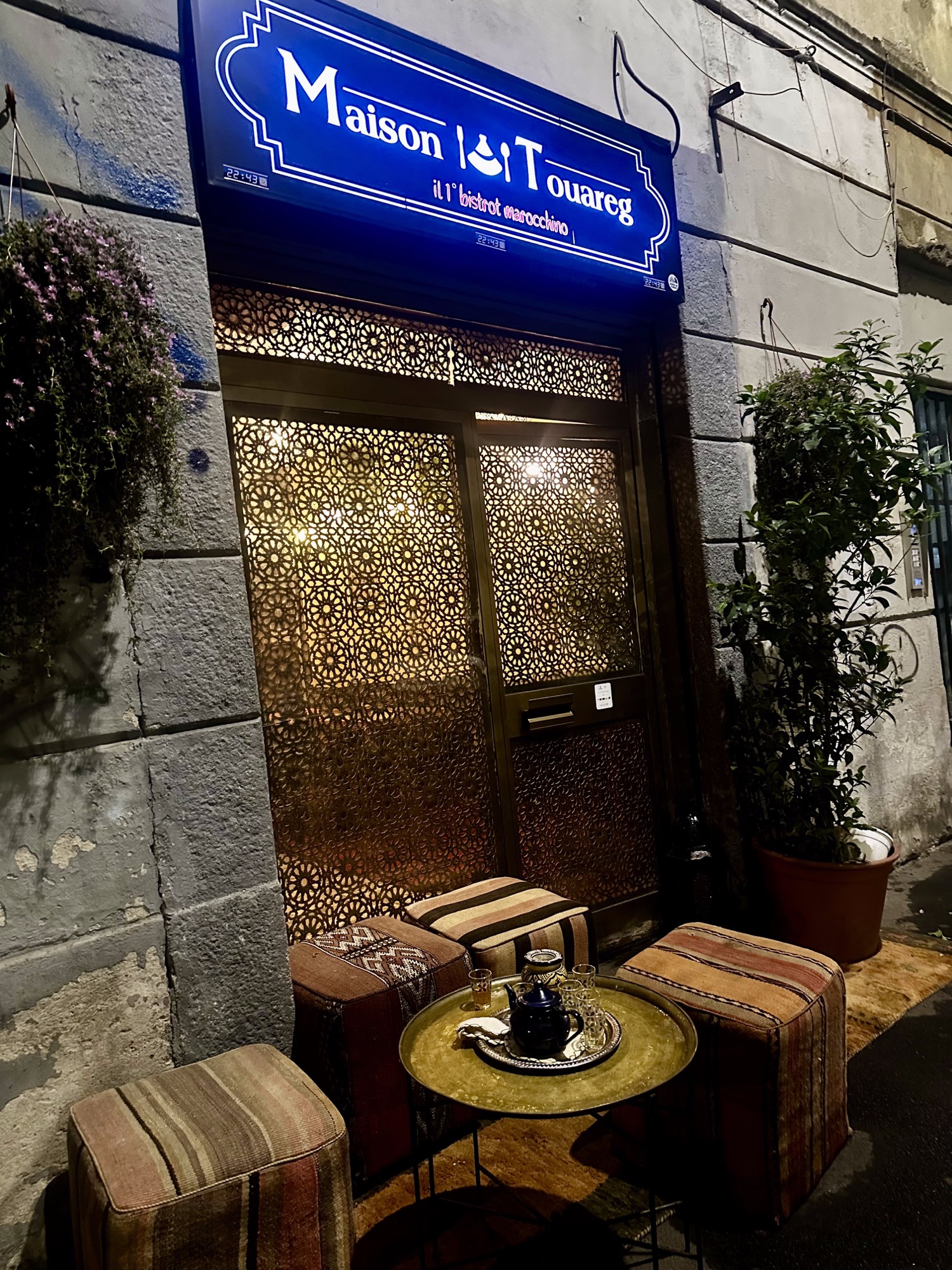 L'ingresso di Maison Touareg in via Varesina